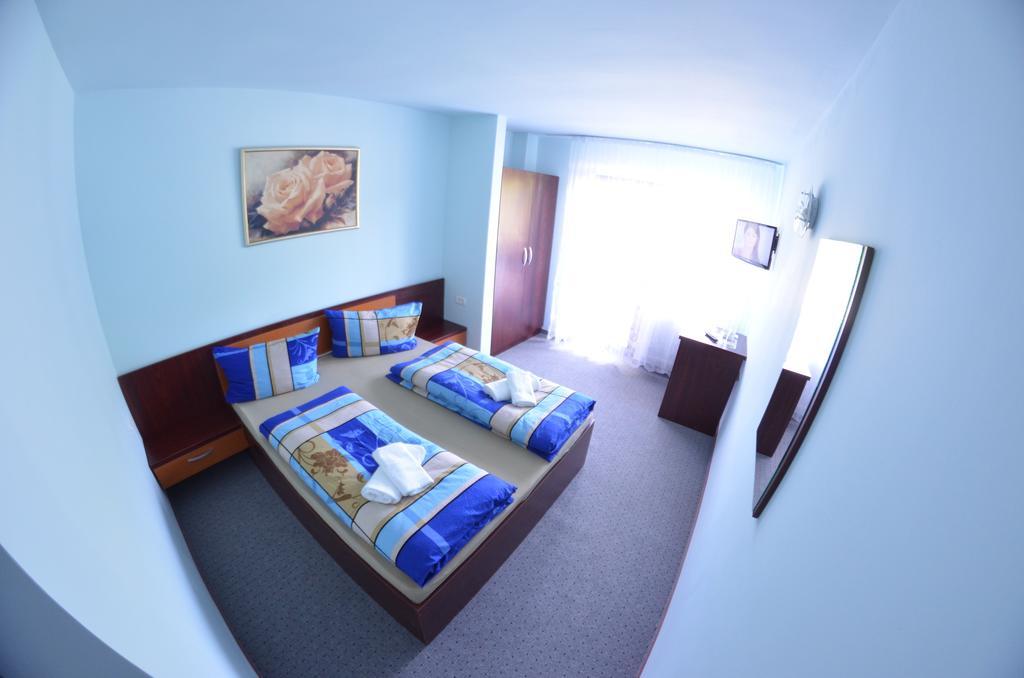 Hotel Le Baron Timisoara Room photo